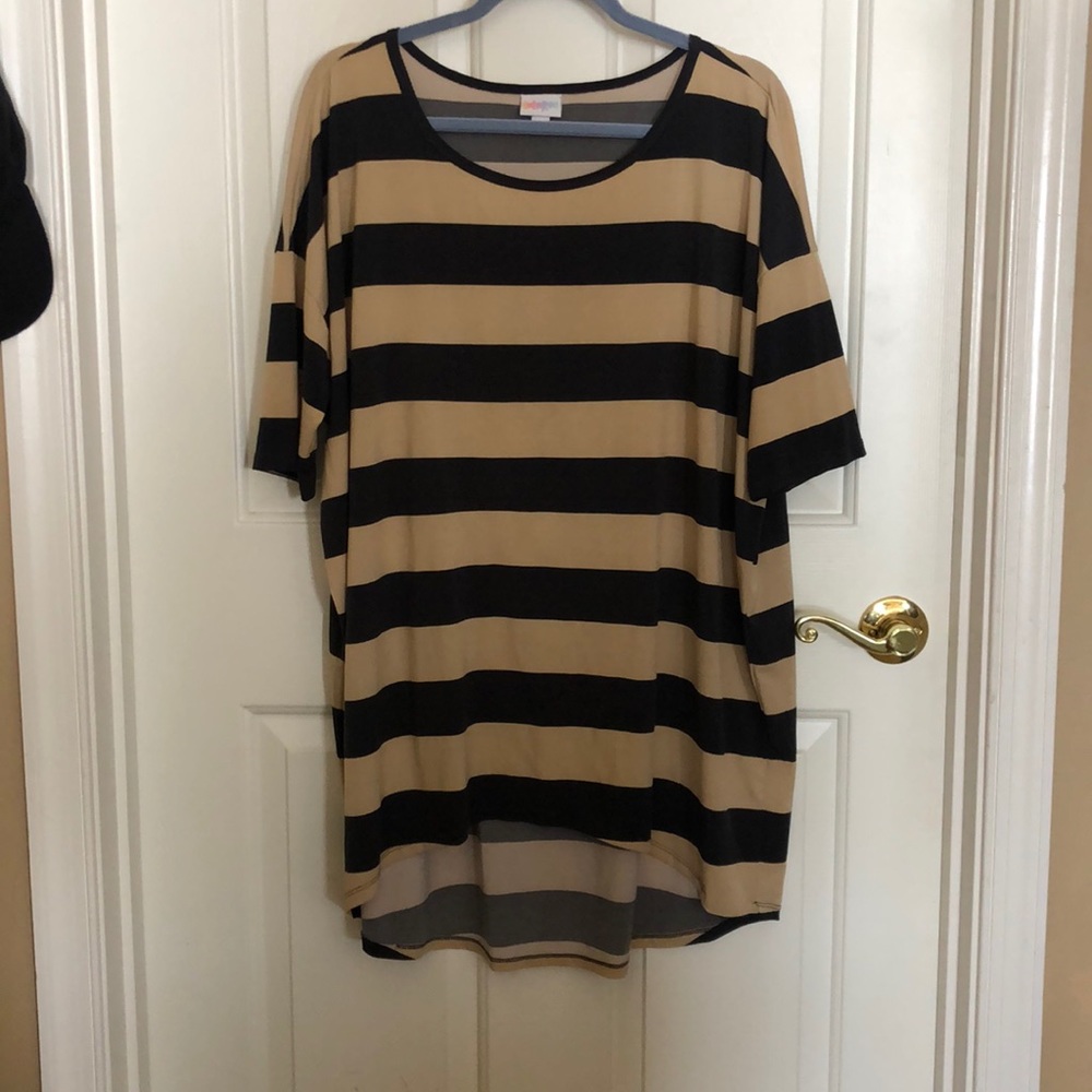 LulaRoe high low Irma  tunic